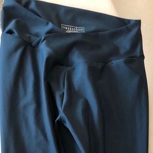 Obsession Leggings | SLATE SIZE LARGE